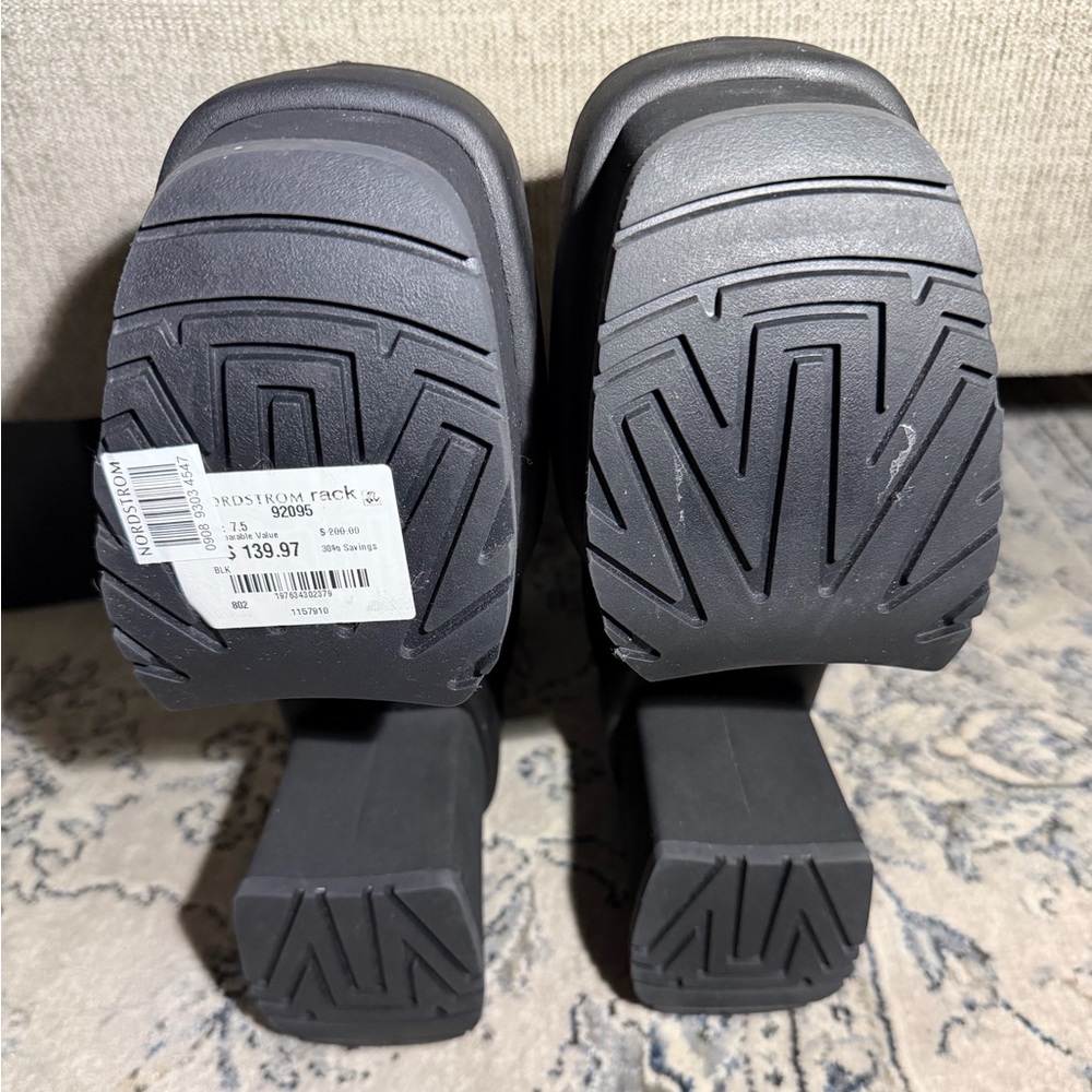 UGG New Heights Platform Mini Boot - Picture 8 of 9